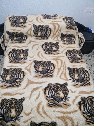 Manta de felpa con estampado de tigres
