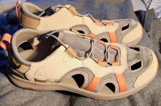 Sandalias Teva beige y naranja