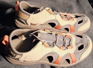 Sandalias Teva beige y naranja