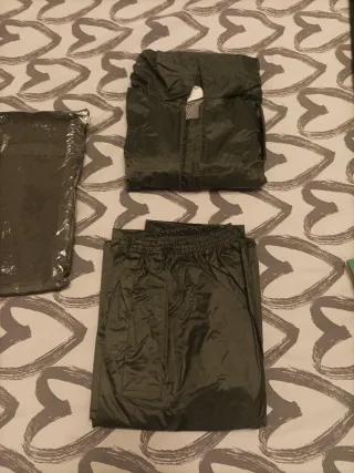 Chubasquero verde talla M