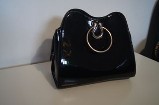 Carteira preta com argola