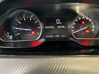 Peugeot 2008 1.2 110CV Style