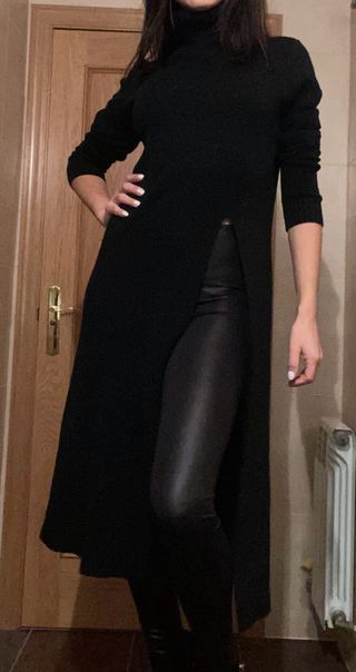 Jersey largo negro cuello alto talla única