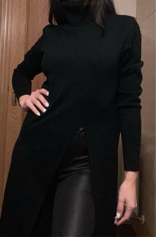 Jersey largo negro cuello alto talla única