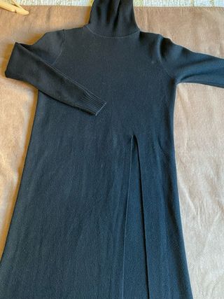 Jersey largo negro cuello alto talla única