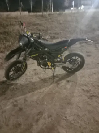 Moto de mi amigo