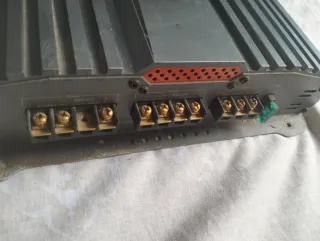 Amplificador JBL DA3504 Plata y bombo