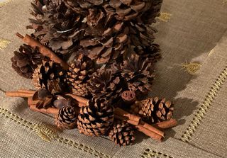 Albero natalizio pigne naturali