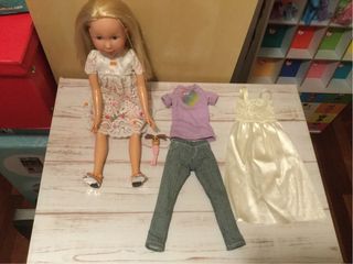 Muñeca y ropa