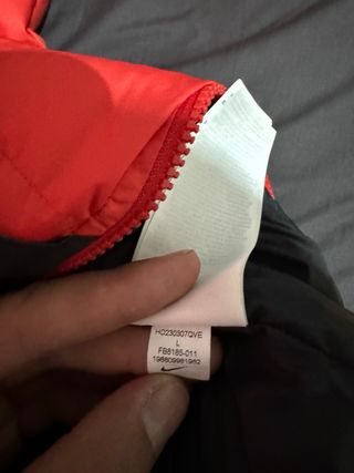 Chaqueta Nike Negra y Roja