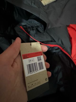 Chaqueta Nike Negra y Roja