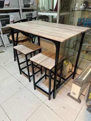 Mesa alta y 2 taburetes madera y metal