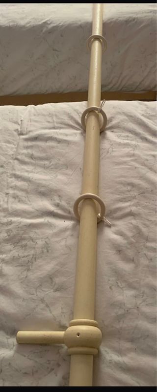 Carril cortinas madera.