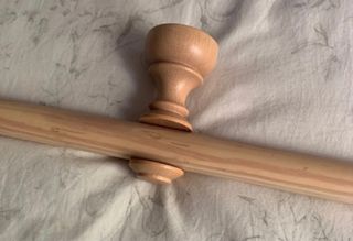 Carril cortinas madera.