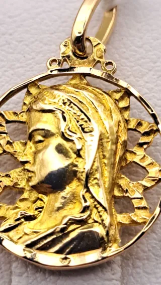 Medalla Virgen Niña Oro 18k