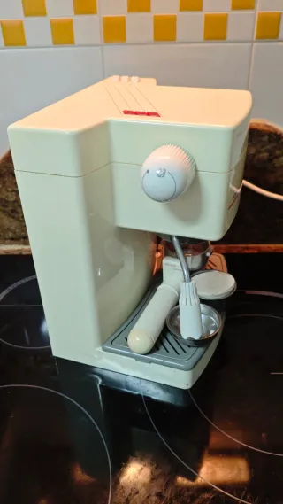 Cafetera Solac Espresso con accesorios