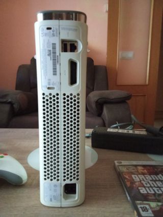 Xbox 360 20GB + GTA IV