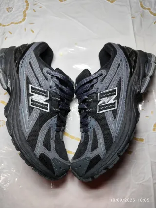 New Balance 1906R Zapatillas Negras/Grises