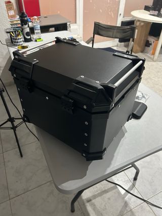 Baúl Top Case Moto Negro Aluminio (46L.)