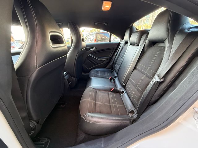 Mercedes-Benz Clase CLA CLA 220 Aut. CDI Urban