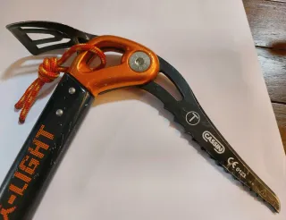 Piolets técnicos CAMP X-LIGHT