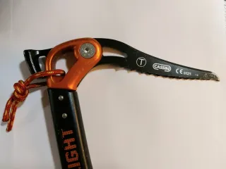 Piolets técnicos CAMP X-LIGHT