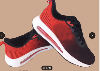 Zapatillas deportivas rojas y negras sin usar