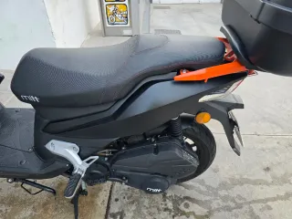 Moto 125cc MITT XRS Negra y Naranja