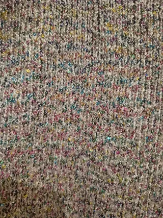 Top corto plateado con lentejuelas diminutivas