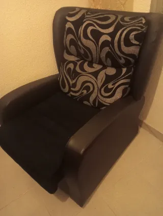 Sillón orejero tela y polipiel