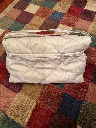 Bolso Bimba y Lola color piedra acolchado