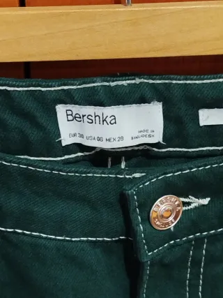 Pantalones verdes Bershka