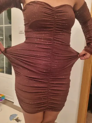 Vestido marrón espalda descubierta