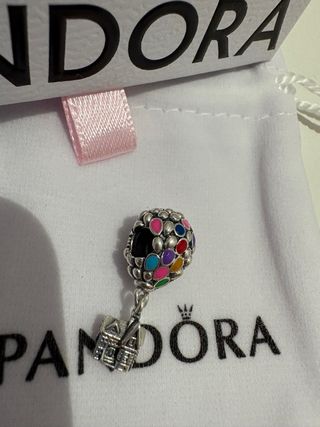 Charm Pandora Up