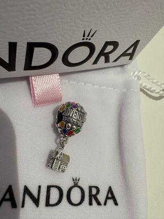 Charm Pandora Up