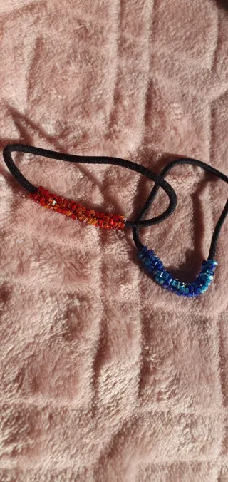 Gomas de pelo o pulseras con abalorios