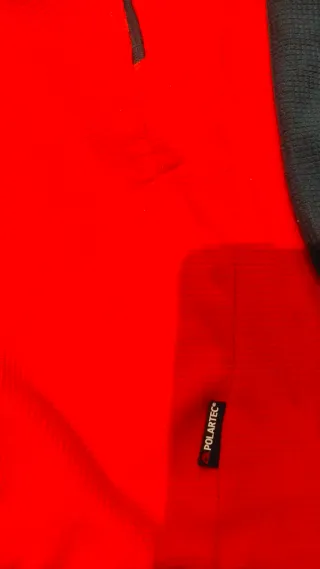 Chaqueta Millet Polartec Roja y Azul Marino