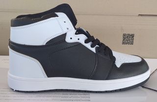 Zapatillas deportivas altas nuevas