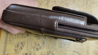 Riñonera de cuero para hombre