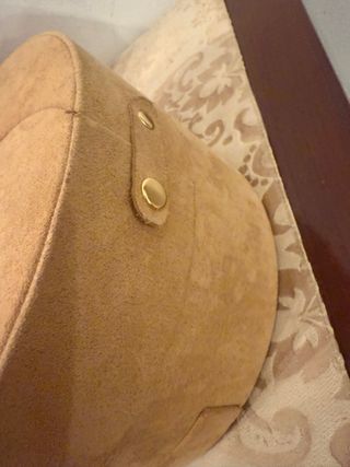 Joyero Beige con Detalles Dorados