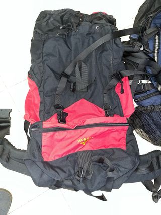 Mochila montaña Innova roja y negra