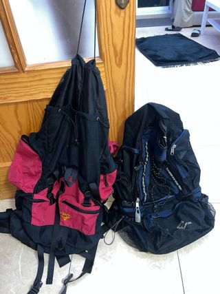 Mochila montaña Innova roja y negra