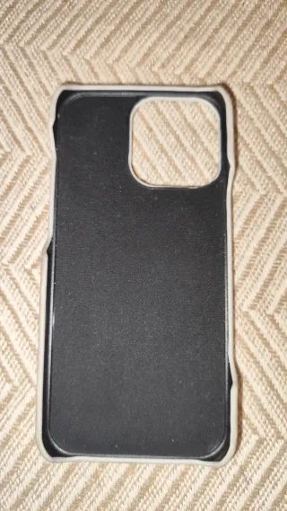 MUK silver puffy 16 pro max