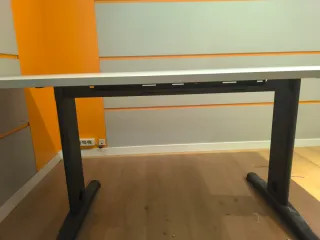 Mesa de despacho moderna