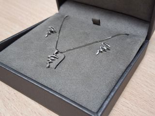 Conjunto de Pendientes y Colgante de plata. NUEVO