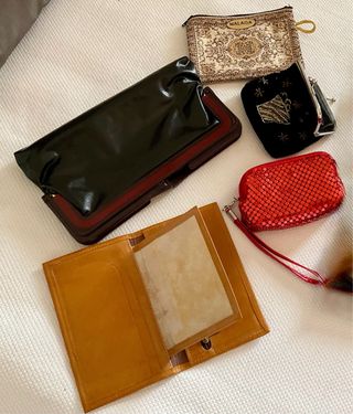 Lote de 4 bolsos y cartera/a estrenar