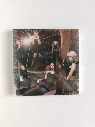 LE SSERAFIM HOT COMPACT - GROUP VER