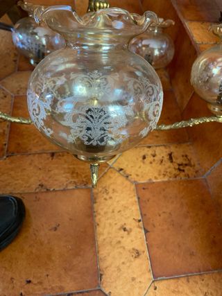 Lámpara araña techo cristal y madera