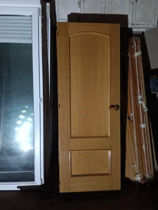 9 Puerta de madera interior