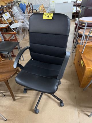 Silla de oficina negra
